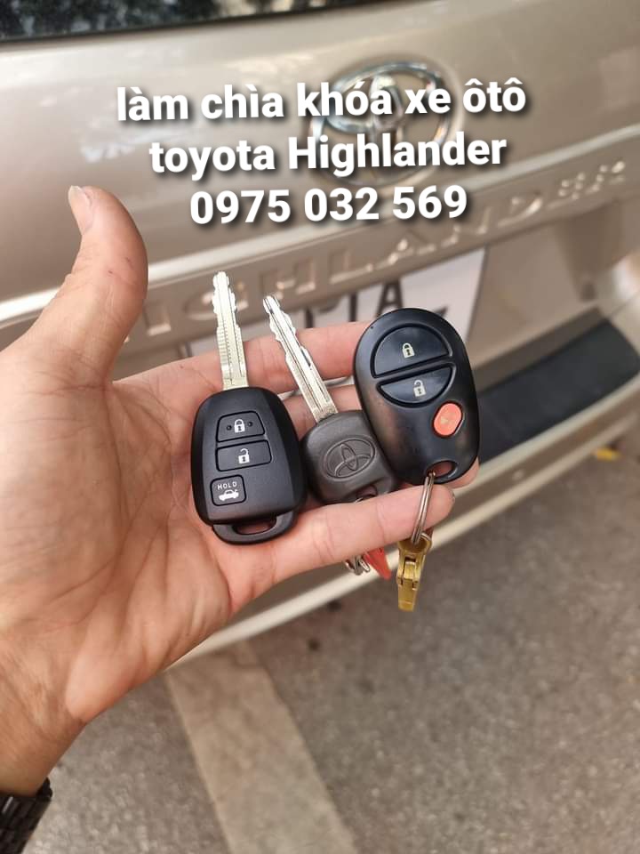 Lam chia khoa o to Toyota Highlander